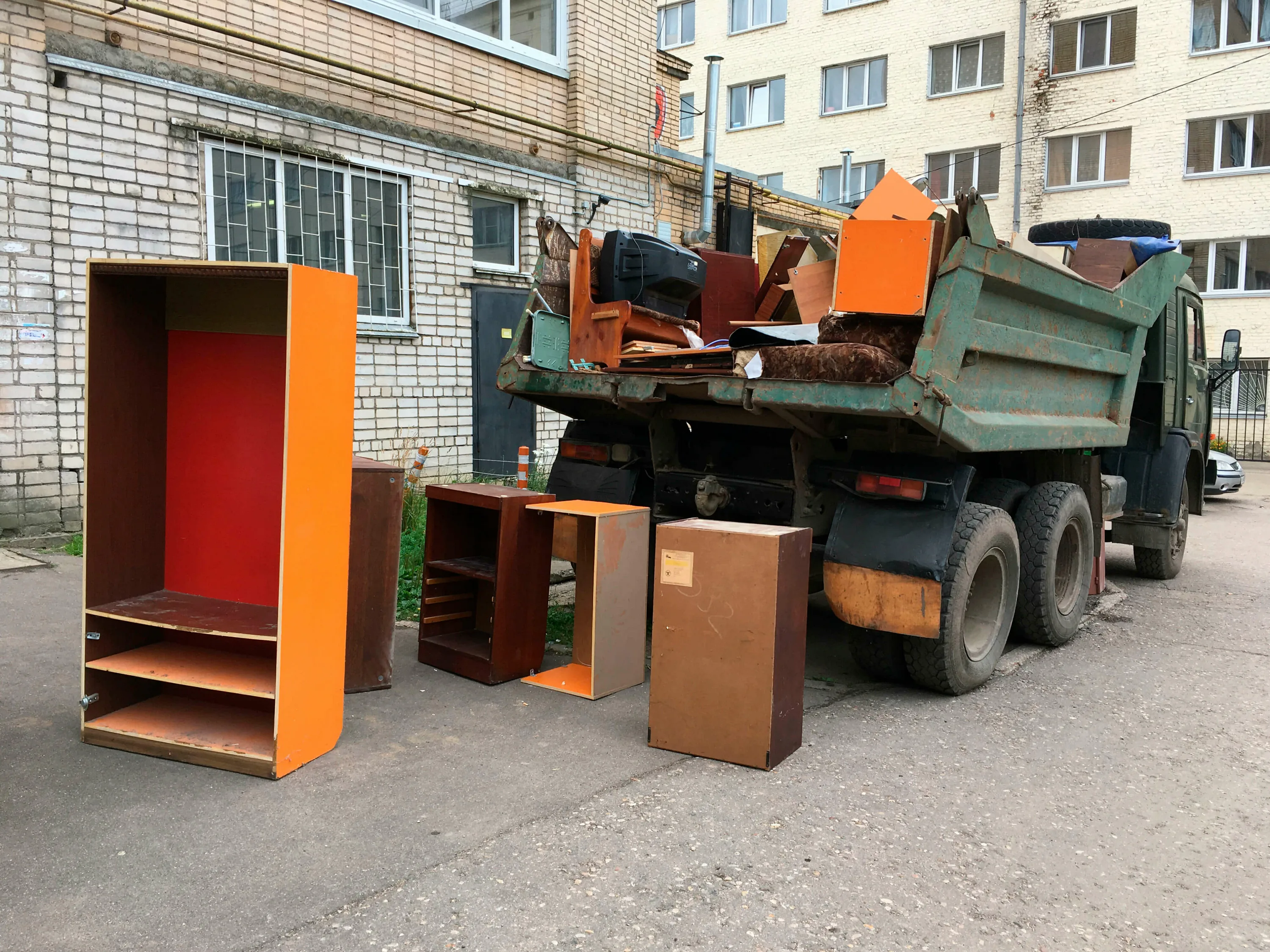 Утилизация старой мебели с вывозом и разбором в Ростове-на-Дону в октябре