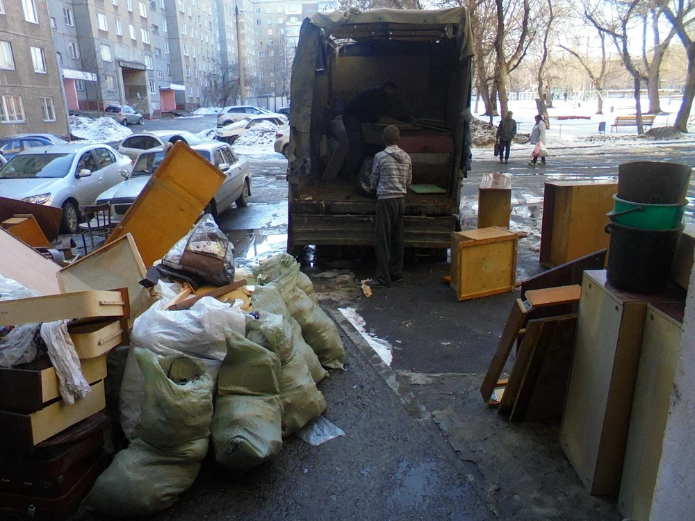 Вывоз мусора из подвала с утилизацией в Ростове-на-Дону в октябре